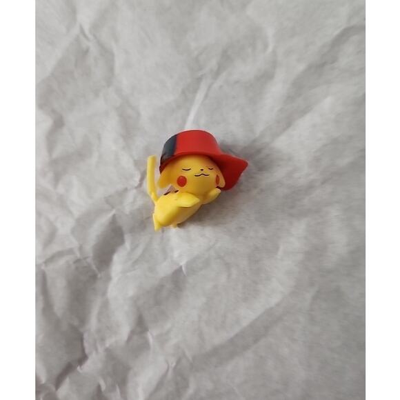 Pokemon Pikachu 2" Mini Figure With Hats And 1 Without Hat Lot Of 7 Pre-owned - Picture 6 of 9